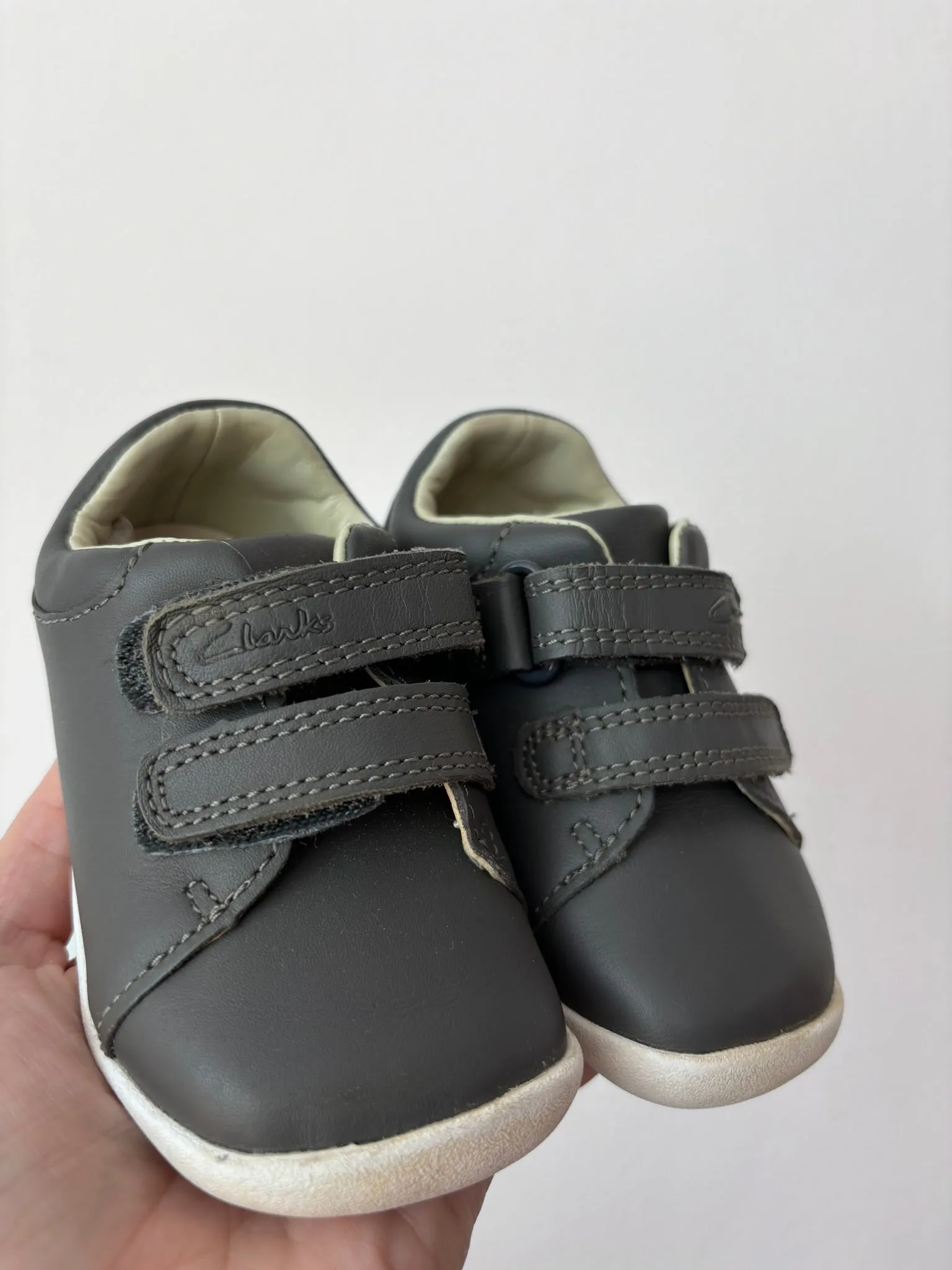 Clarks UK 4 F