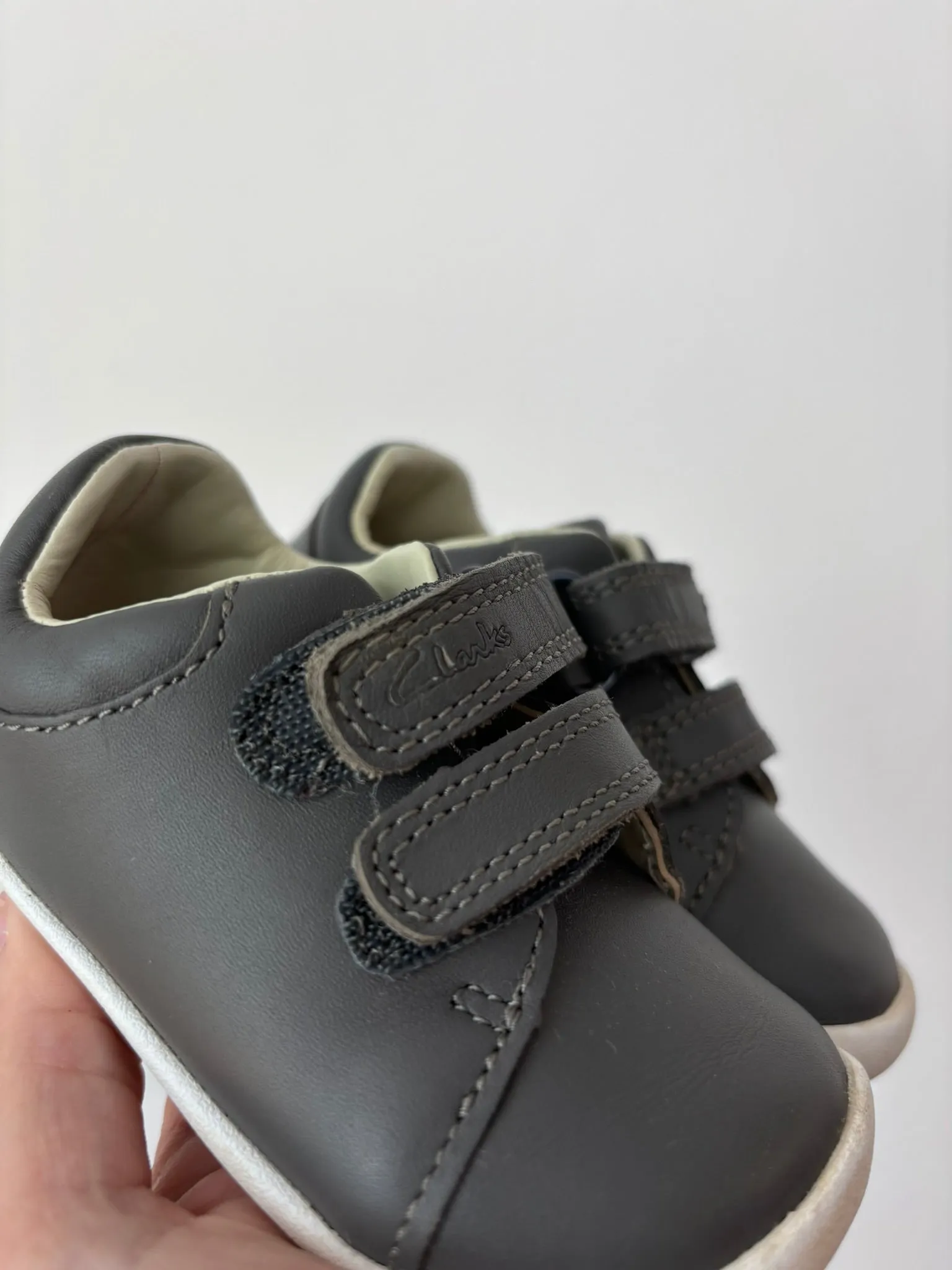 Clarks UK 4 F